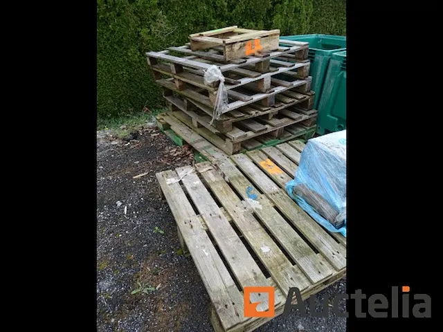 2 pallets gevallen, 8 pallets diverse - afbeelding 1 van  5