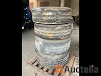 2 pallets met banden - afbeelding 4 van  4