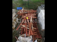 2 pallets met set rode bekistingsklemmen - afbeelding 1 van  3
