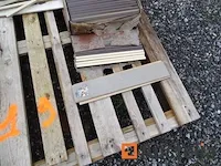 2 pallets tegels en diverse friezen - afbeelding 3 van  11