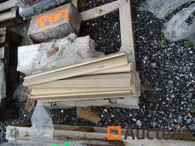 2 pallets tegels en diverse friezen - afbeelding 6 van  11