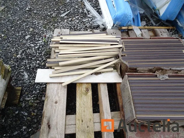 2 pallets tegels en diverse friezen - afbeelding 9 van  11