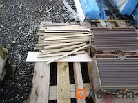 2 pallets tegels en diverse friezen - afbeelding 9 van  11