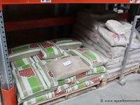 2 palletten diverse zakken zand - afbeelding 1 van  1