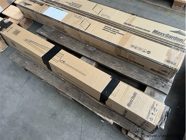 2 palletten, inh. div.parasols en windschermen - afbeelding 2 van  4