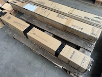 2 palletten, inh. div.parasols en windschermen - afbeelding 2 van  4