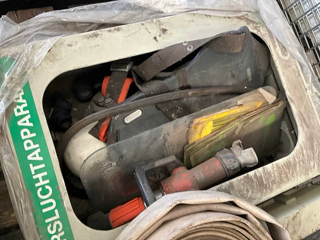 2 persluchtapparaten in behuizingskast intertec - afbeelding 2 van  8