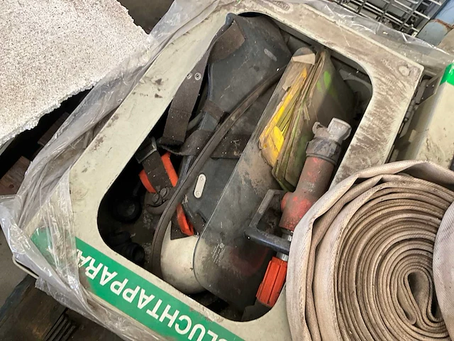 2 persluchtapparaten in behuizingskast intertec - afbeelding 4 van  8