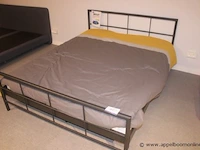 2 persoons bed vv lattenbodem en matras 160x200 plus toebehoren - afbeelding 1 van  2