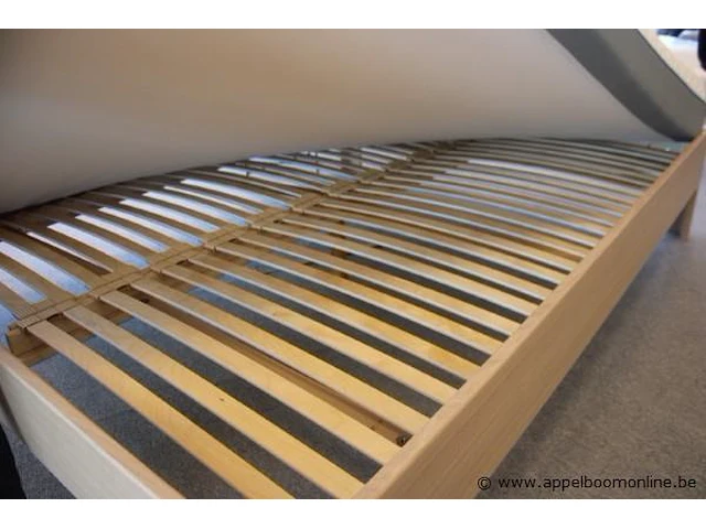 2 persoons bed vv lattenbodem en matras sensus memory 160x200 - afbeelding 3 van  3