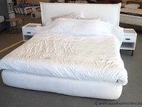 2 persoons bed vv matras, toebehoren en bijzzettafeltjes 180x200 - afbeelding 1 van  2
