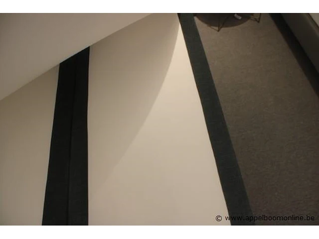 2 persoons bed/boxspring vv matras mlily 160x200 en 2 bijsetteafeltjes - afbeelding 4 van  4