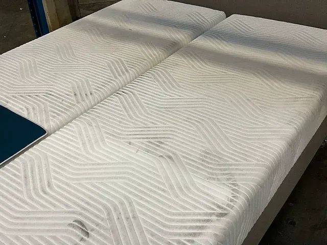 2-persoons boxspring tempur en topperkern - afbeelding 5 van  7
