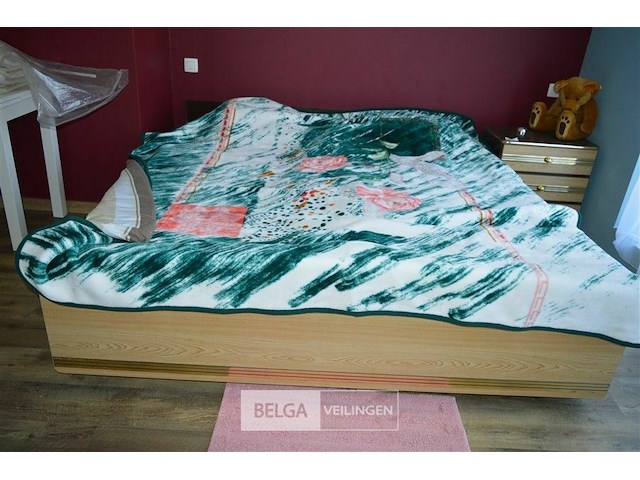 2 persoonsbed met lattenbodem en matras - afbeelding 1 van  3