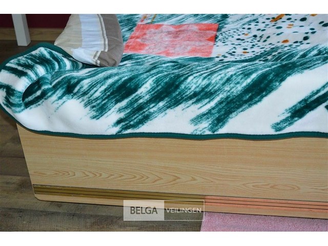 2 persoonsbed met lattenbodem en matras - afbeelding 2 van  3