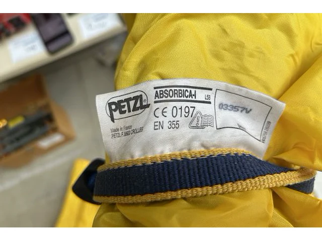 2 petzl harnassen - afbeelding 7 van  7