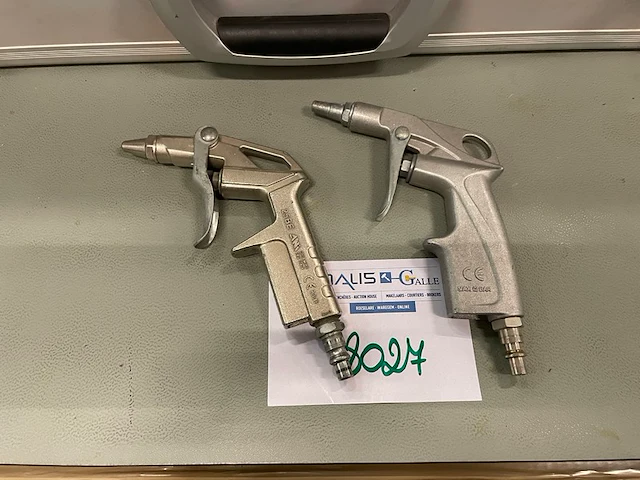 2 pistolen luchtdruk - afbeelding 1 van  2