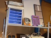 2 planningsborden, labelmaker dymo, plastificeerder, spaekerset logitec , printer hp photosmart c5280, aflegbakjes - afbeelding 1 van  7
