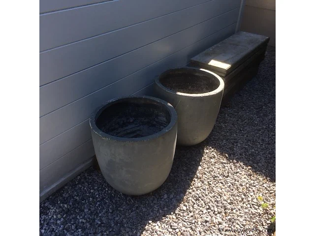 2 planten potten - afbeelding 1 van  1