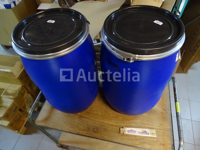 2 plastic voedselvaten 85 l - afbeelding 2 van  4