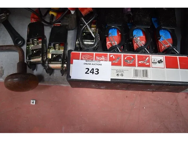 2 pneumatisch gereedschap, spanriemen, divers handgereedschap - afbeelding 2 van  6