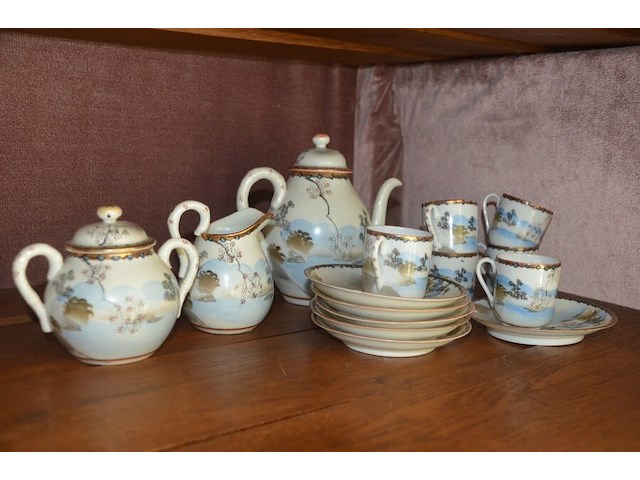 2 porseleinen koffieserviezen, 5 sierstukken - afbeelding 2 van  14