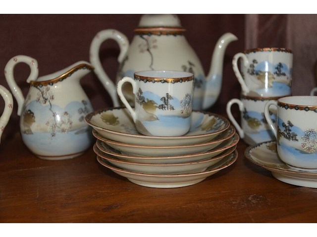 2 porseleinen koffieserviezen, 5 sierstukken - afbeelding 4 van  14