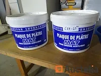 2 potten met wit interieur verf voor 75 m2 per pot
