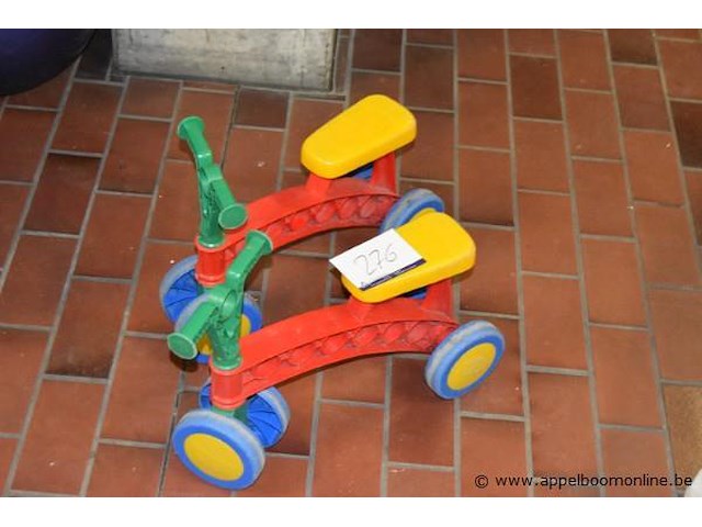 2 pvc loopfietsjes - afbeelding 1 van  1