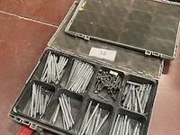 2 pvc opbergkoffers met inhoud - afbeelding 1 van  2