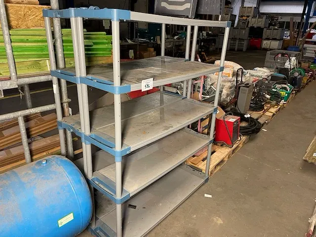 2 pvc rekken - afbeelding 1 van  3