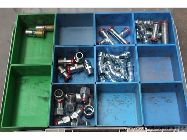2 pvc stapelkoffers met inhoud - afbeelding 2 van  3