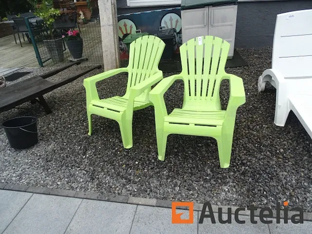 2 pvc tuin stoelen - afbeelding 1 van  4