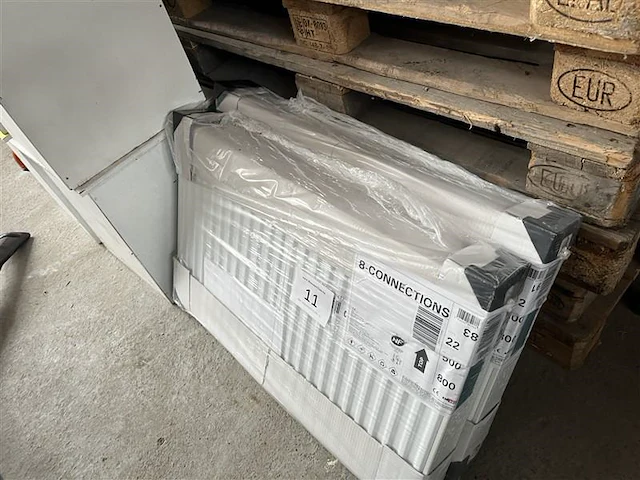 2 radiatoren nieuw in verpakking - afbeelding 5 van  5