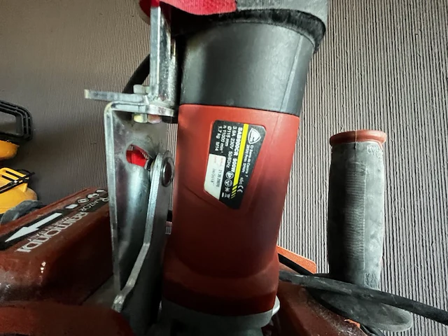 2 raimondi werktafels in combinatie met haakse slijper - afbeelding 5 van  16