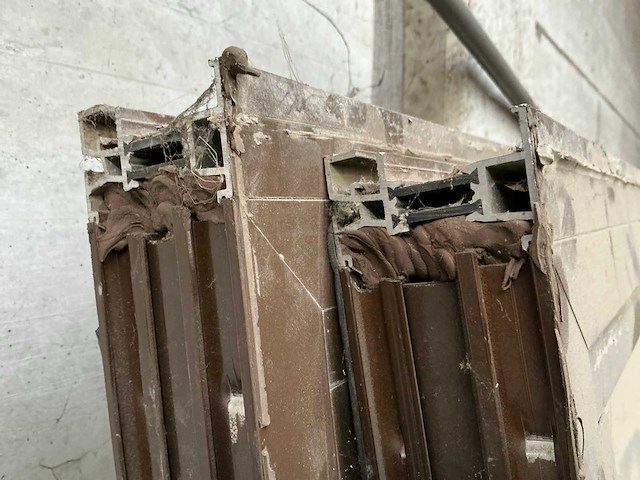 2 ramen met ventilatie rooster 185 x 318 - afbeelding 4 van  4