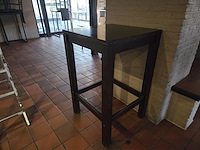 2 rechthoekige + 3 vierkante houten hoge tafels - afbeelding 6 van  7