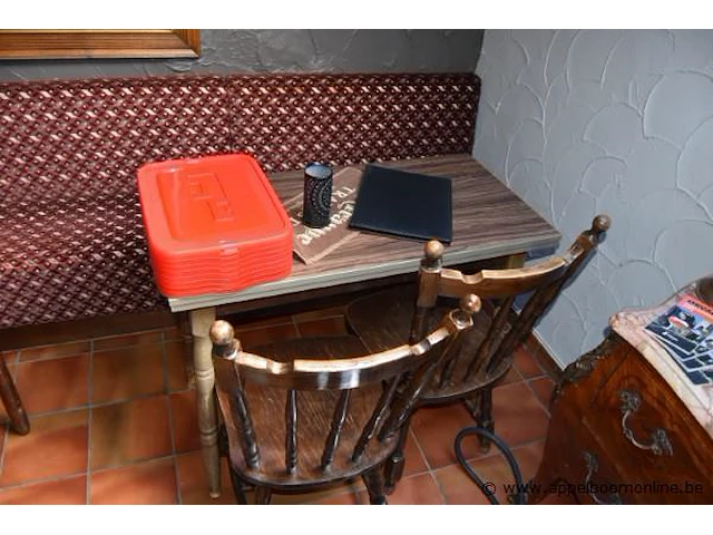 2 rechthoekige houten tafels vv 4 stoelen (staande op 1e verdieping) - afbeelding 2 van  2