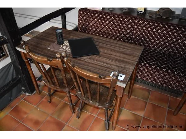 2 rechthoekige houten tafels vv 4 stoelen (staande op 1e verdieping) - afbeelding 1 van  2