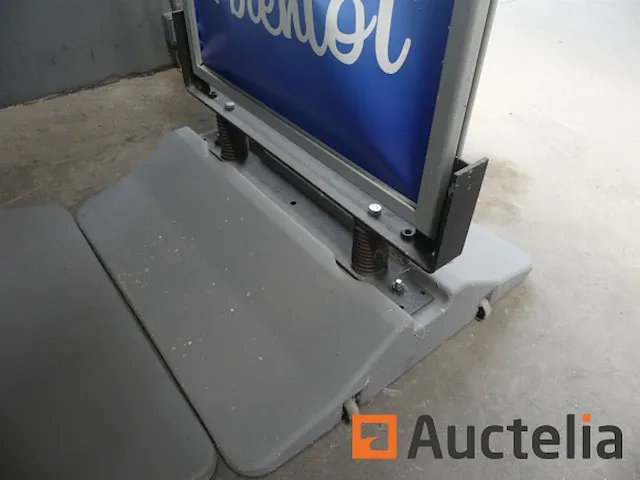 2 reclamepanelen op kunststof standaard - afbeelding 3 van  6