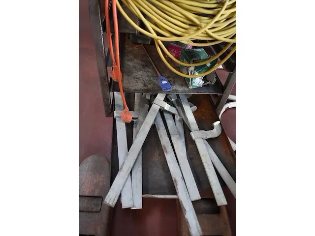 2 rekjes met kleine partij schroeven en klein materiaal (29) - afbeelding 10 van  14