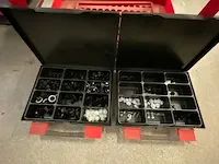 2 rekken met garagetoebehoren - afbeelding 2 van  2