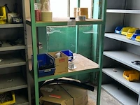 2 rekken met inhoud - afbeelding 4 van  8