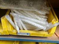 2 rekken met inhoud - afbeelding 3 van  14