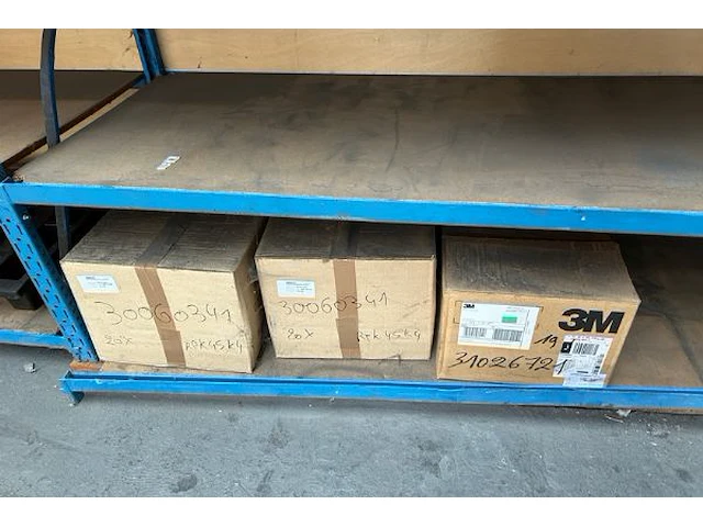 2 rekken met inhoud - afbeelding 6 van  14