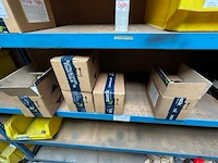 2 rekken met inhoud - afbeelding 11 van  14