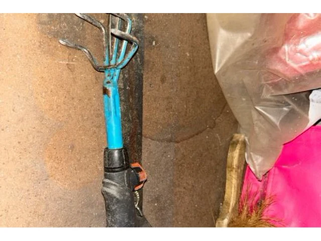 2 rekken met inhoud - afbeelding 3 van  6