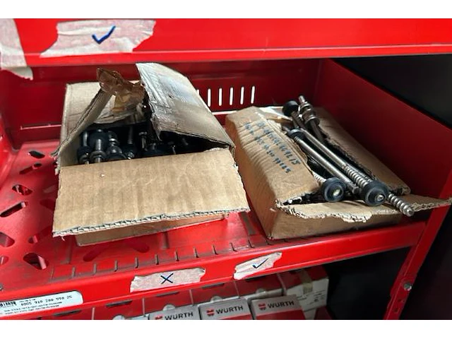 2 rekken würth met vastzetmateriaal - afbeelding 3 van  9