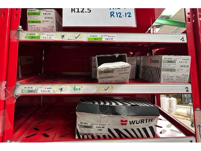 2 rekken würth met vastzetmateriaal - afbeelding 9 van  9