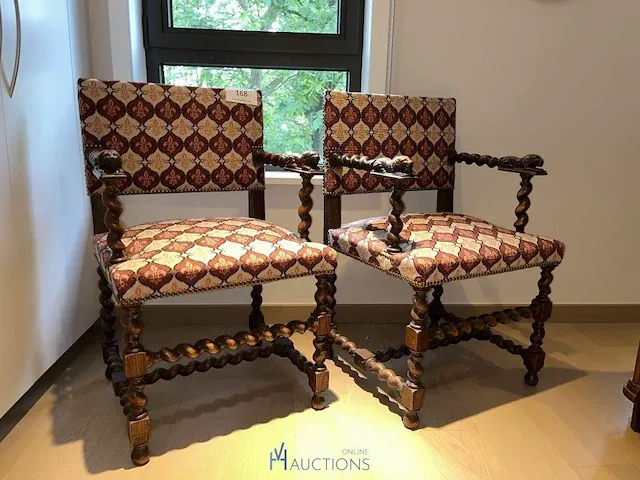 2 renaissancestijl stoelen - afbeelding 1 van  8